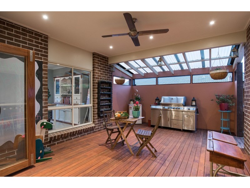 37 Larbert Road, Mooroolbark VIC 3138