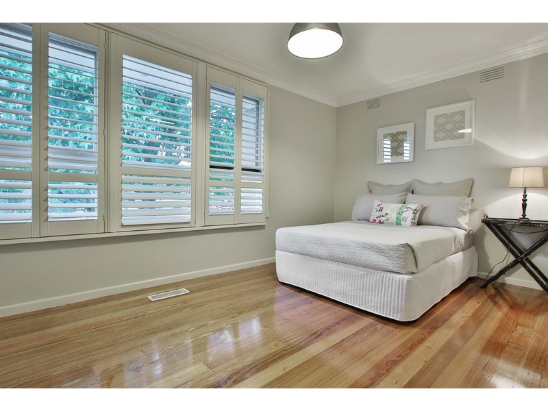 15 Stephen Crescent, Croydon VIC 3136