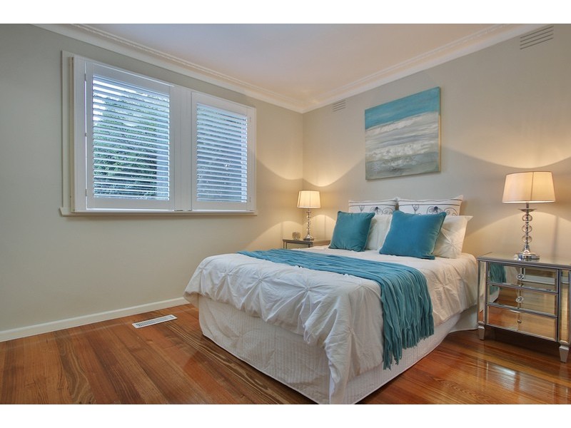 15 Stephen Crescent, Croydon VIC 3136