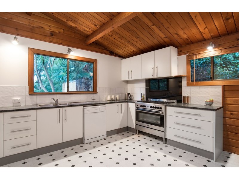 16 Park Road, Montrose VIC 3765