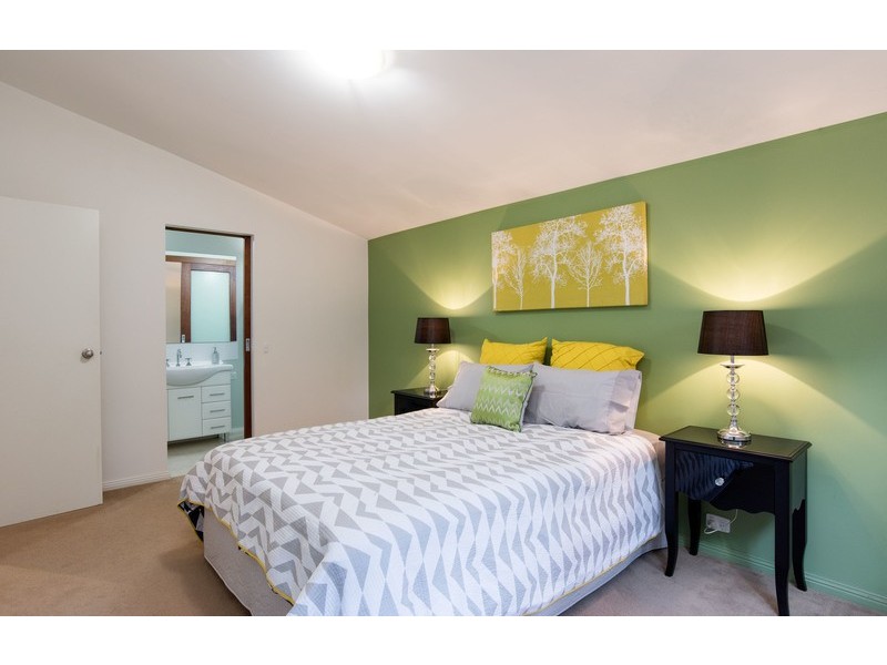 16 Park Road, Montrose VIC 3765