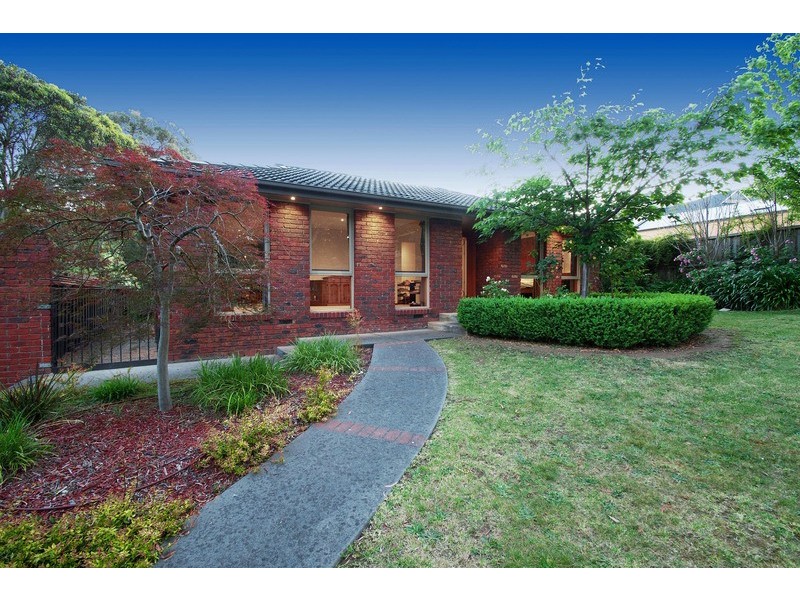 15 Birchwood Drive, Mooroolbark VIC 3138
