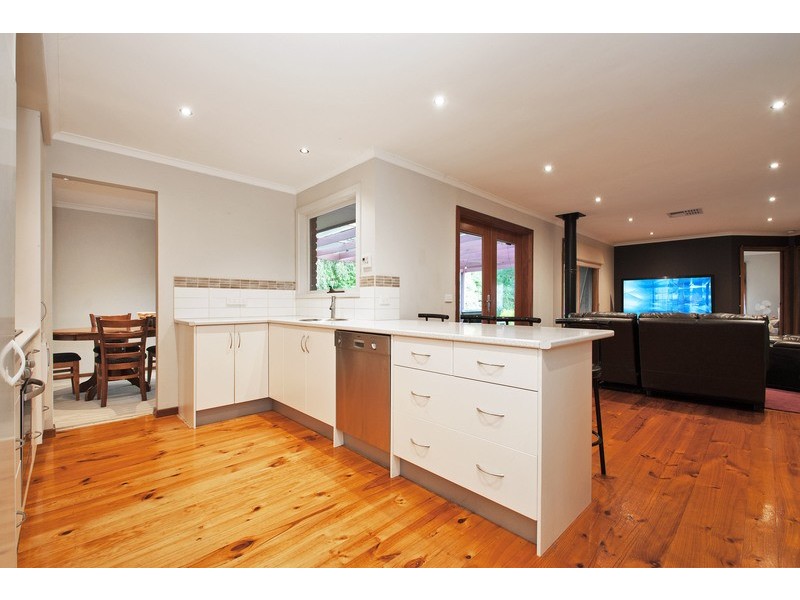 15 Birchwood Drive, Mooroolbark VIC 3138