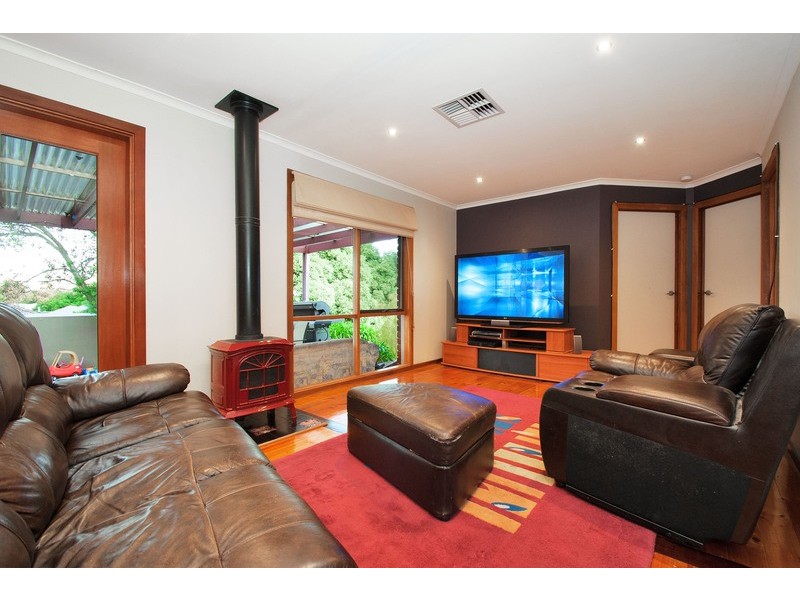 15 Birchwood Drive, Mooroolbark VIC 3138