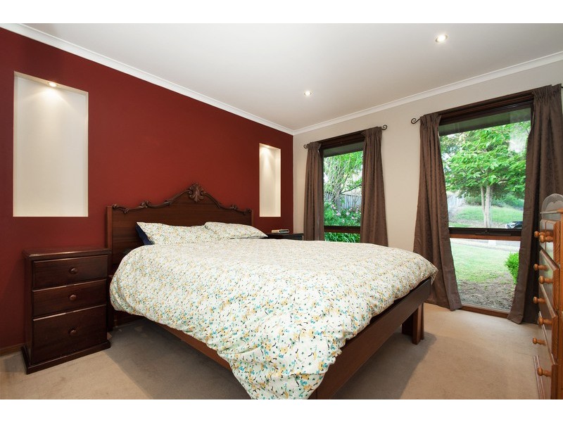15 Birchwood Drive, Mooroolbark VIC 3138