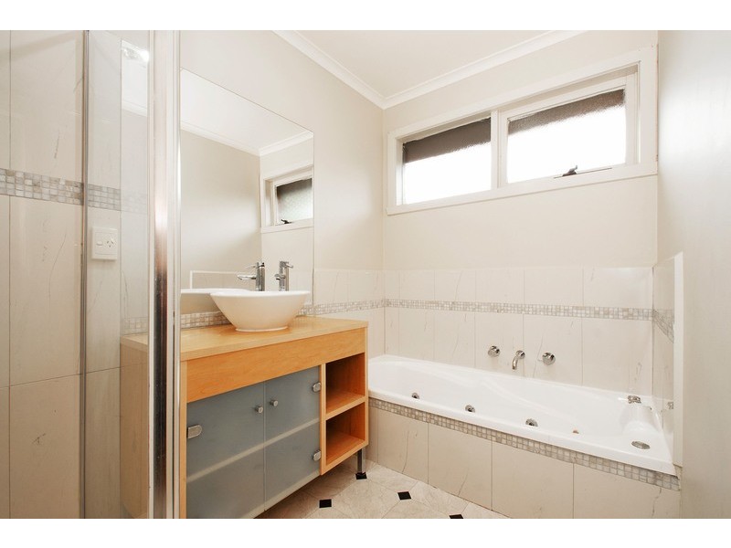 15 Birchwood Drive, Mooroolbark VIC 3138