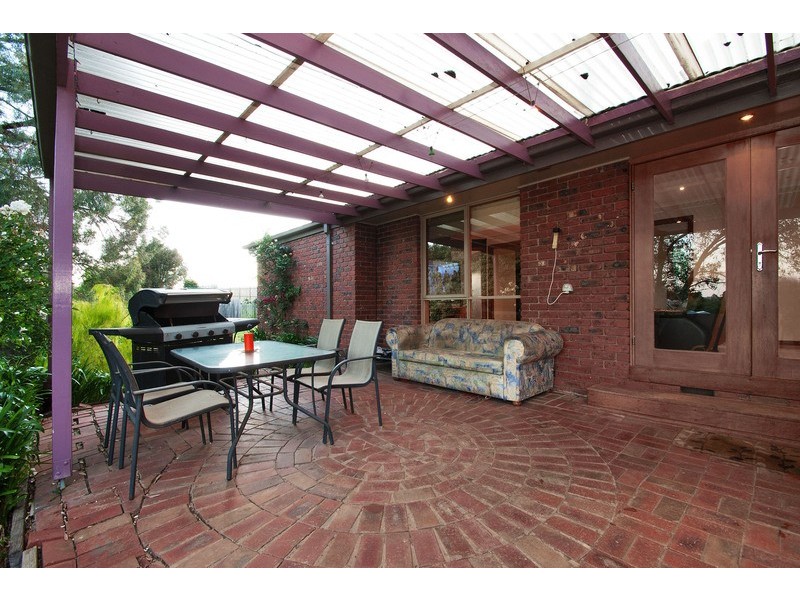 15 Birchwood Drive, Mooroolbark VIC 3138
