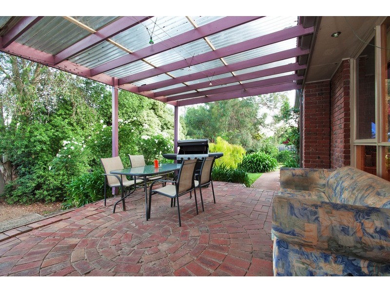 15 Birchwood Drive, Mooroolbark VIC 3138