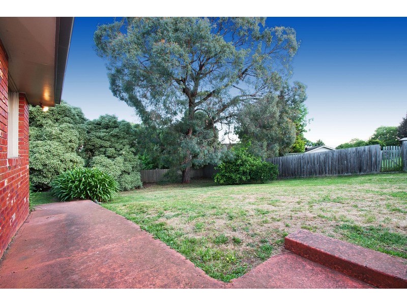 15 Birchwood Drive, Mooroolbark VIC 3138