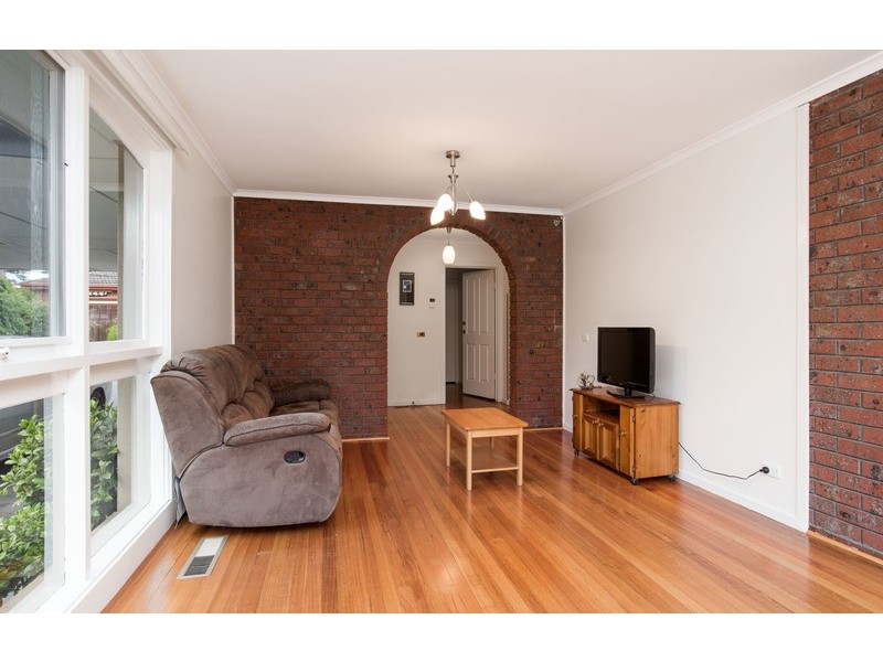 43 Landstrom Quadrant, Kilsyth VIC 3137