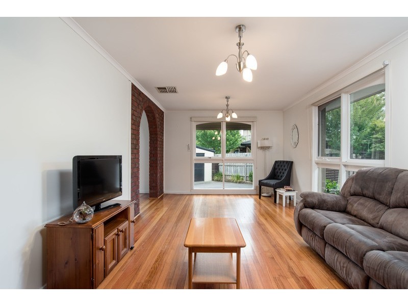 43 Landstrom Quadrant, Kilsyth VIC 3137