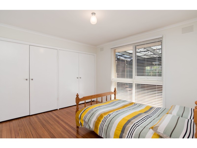 43 Landstrom Quadrant, Kilsyth VIC 3137