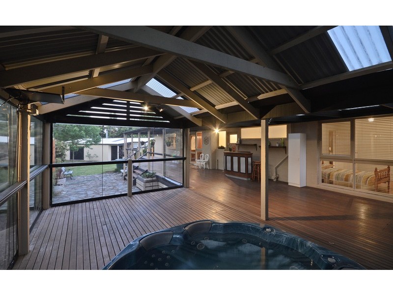 43 Landstrom Quadrant, Kilsyth VIC 3137