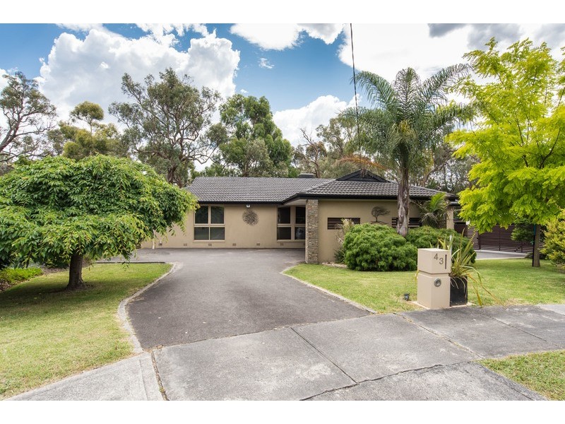 43 Landstrom Quadrant, Kilsyth VIC 3137