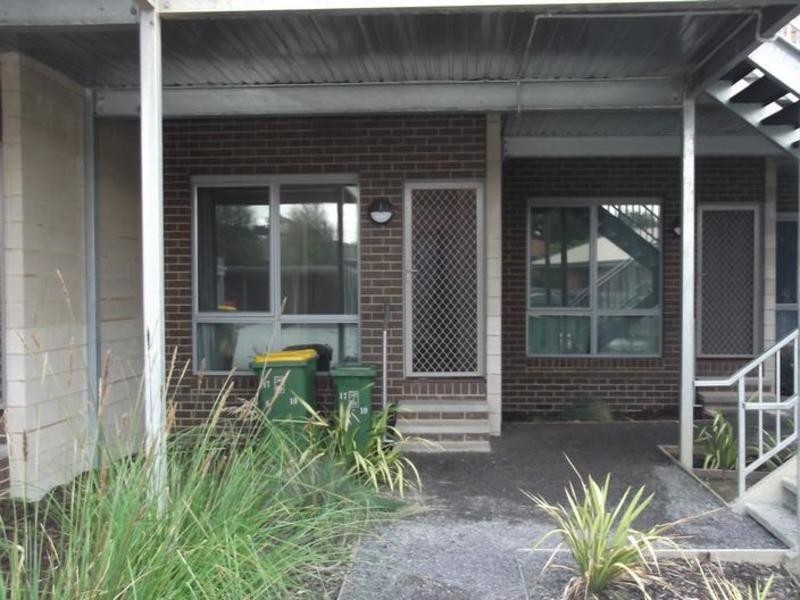 17/8-10 Mount View Parade, Mooroolbark VIC 3138