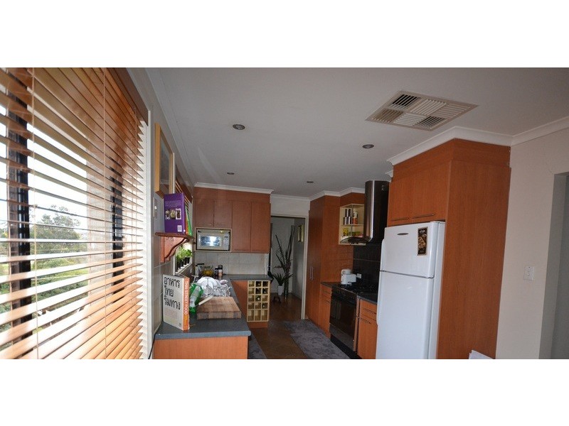 12 Meadowlark Lane, Mooroolbark VIC 3138