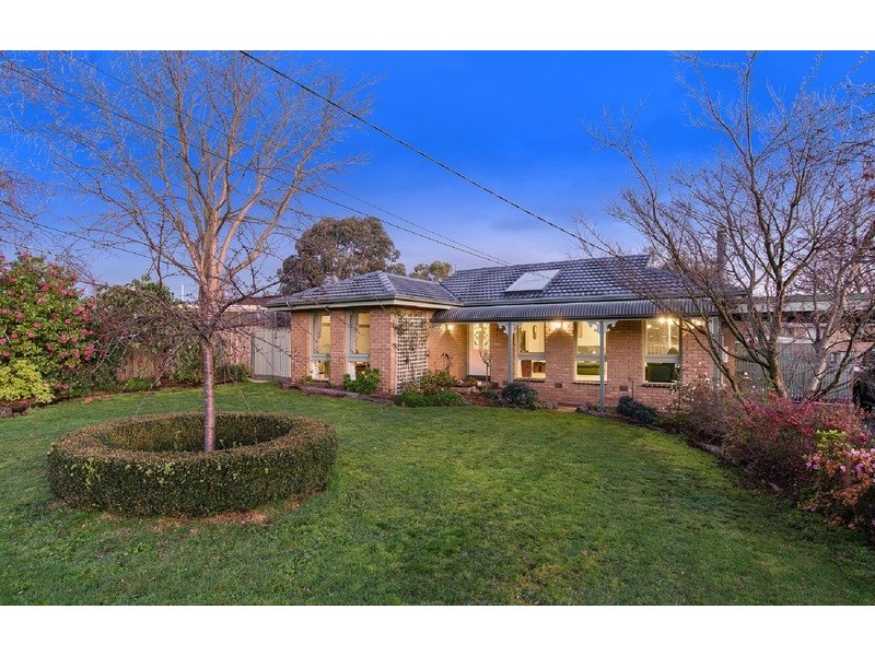 10 Kadina Court, Mooroolbark VIC 3138