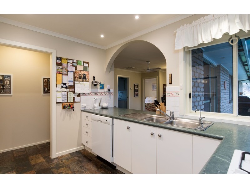 10 Kadina Court, Mooroolbark VIC 3138