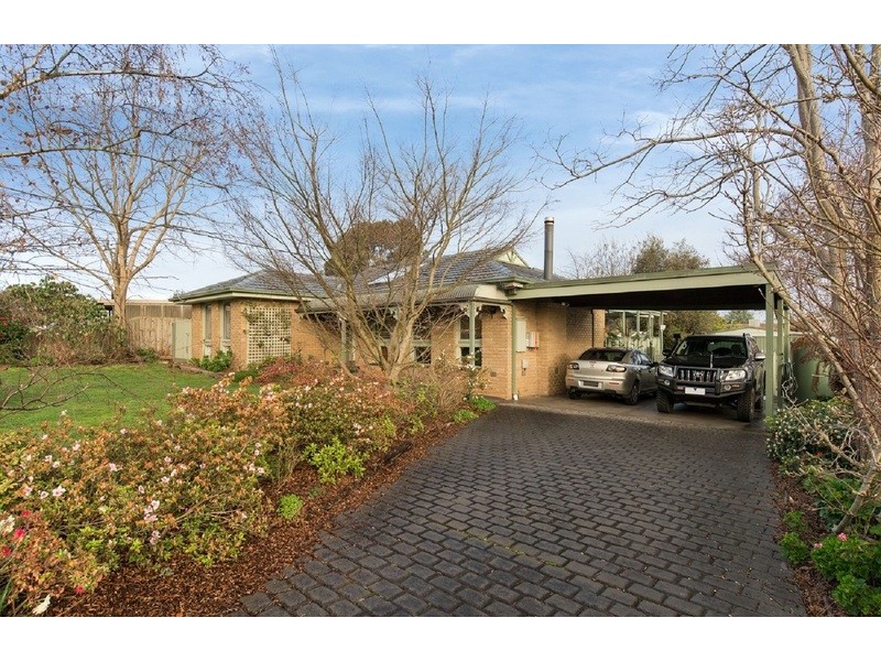 10 Kadina Court, Mooroolbark VIC 3138