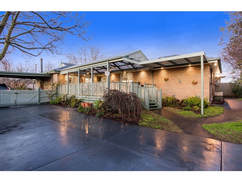 10 Kadina Court, Mooroolbark VIC 3138
