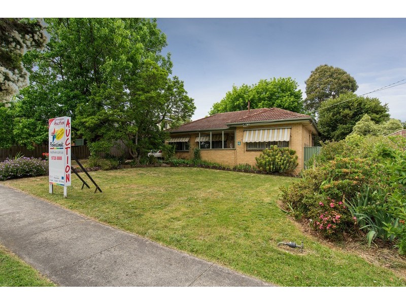 18 Charles Street, Mooroolbark VIC 3138