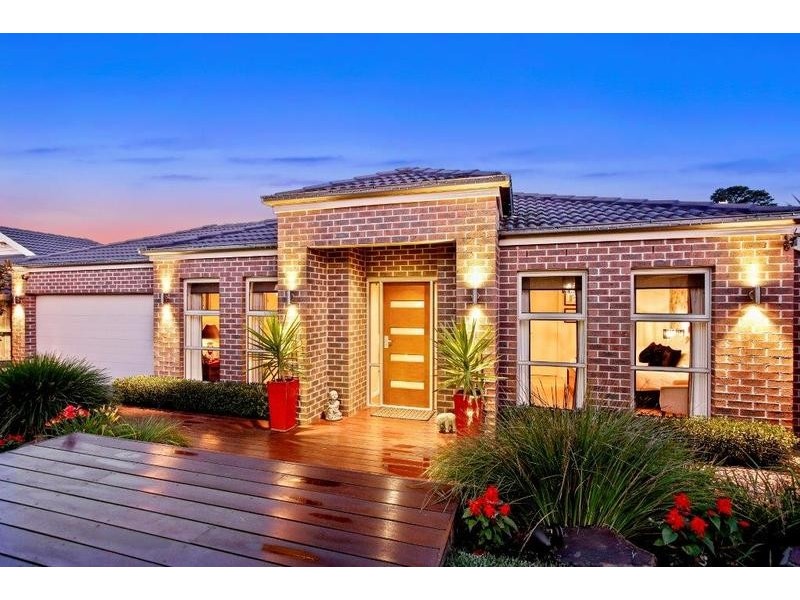 6 Empire Drive, Mooroolbark VIC 3138