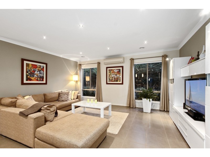 6 Empire Drive, Mooroolbark VIC 3138