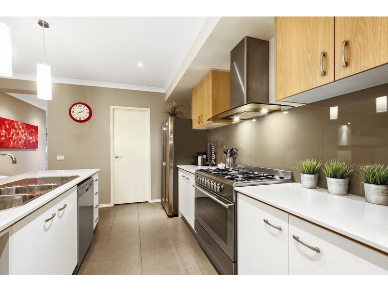 6 Empire Drive, Mooroolbark VIC 3138