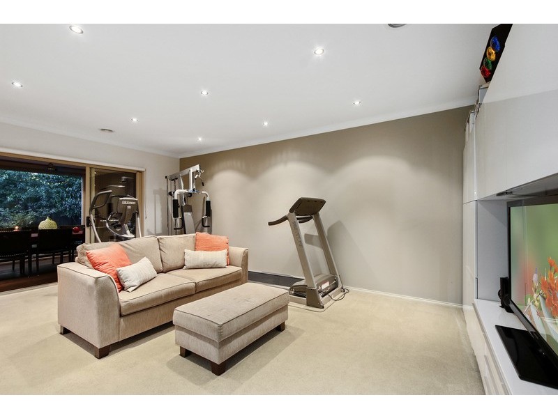6 Empire Drive, Mooroolbark VIC 3138