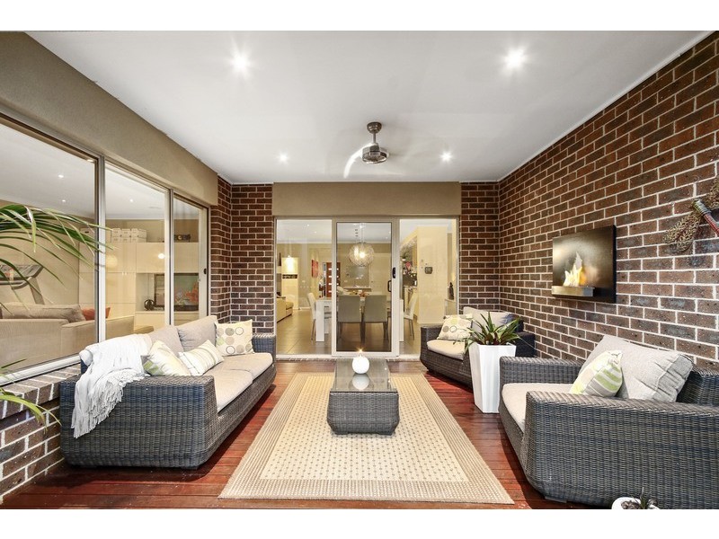 6 Empire Drive, Mooroolbark VIC 3138