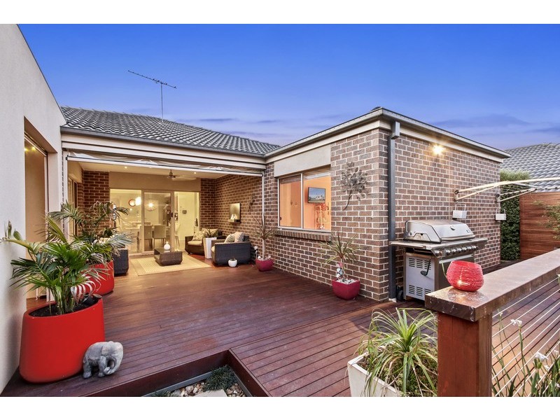 6 Empire Drive, Mooroolbark VIC 3138