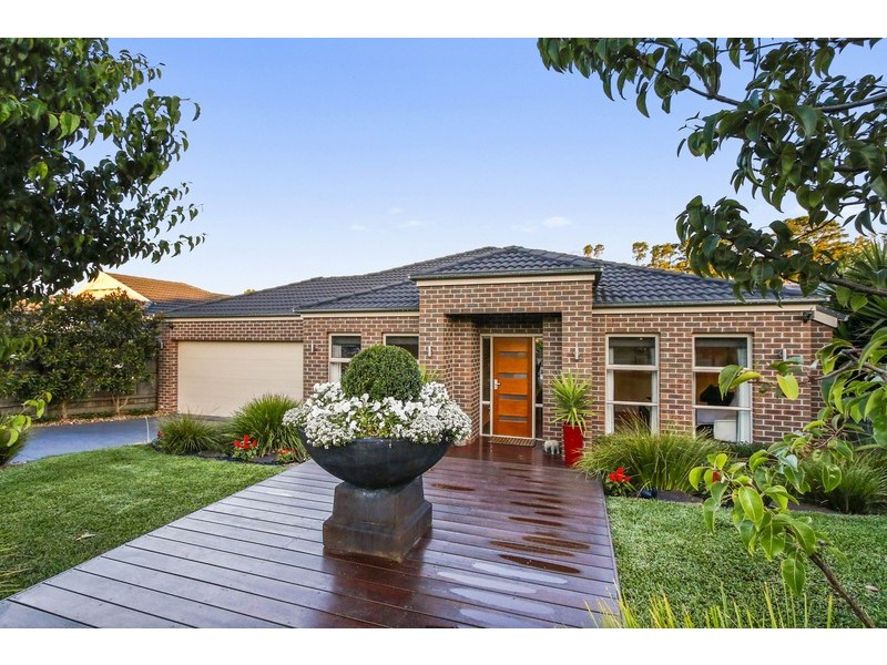 6 Empire Drive, Mooroolbark VIC 3138