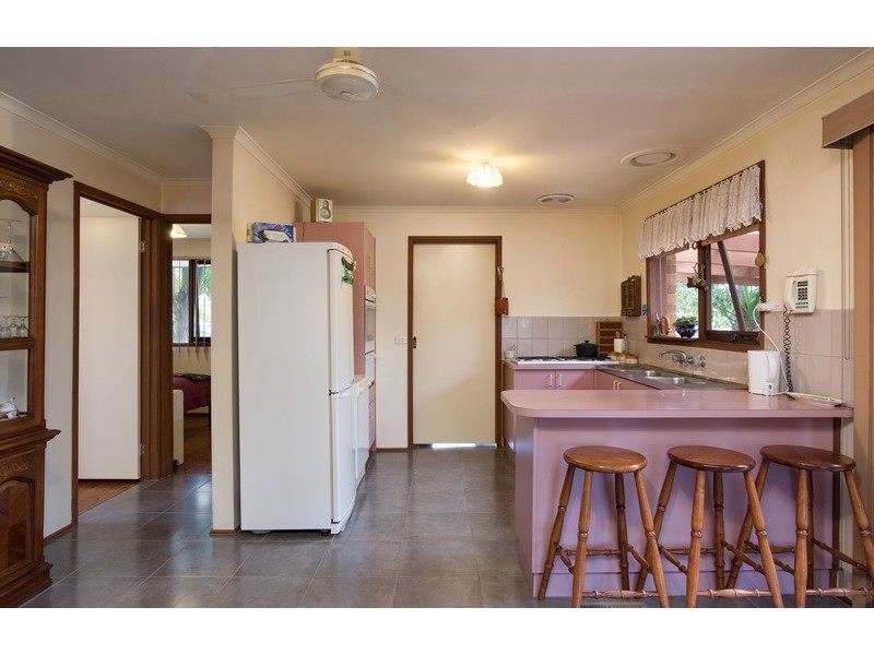 48 Barker Drive, Mooroolbark VIC 3138