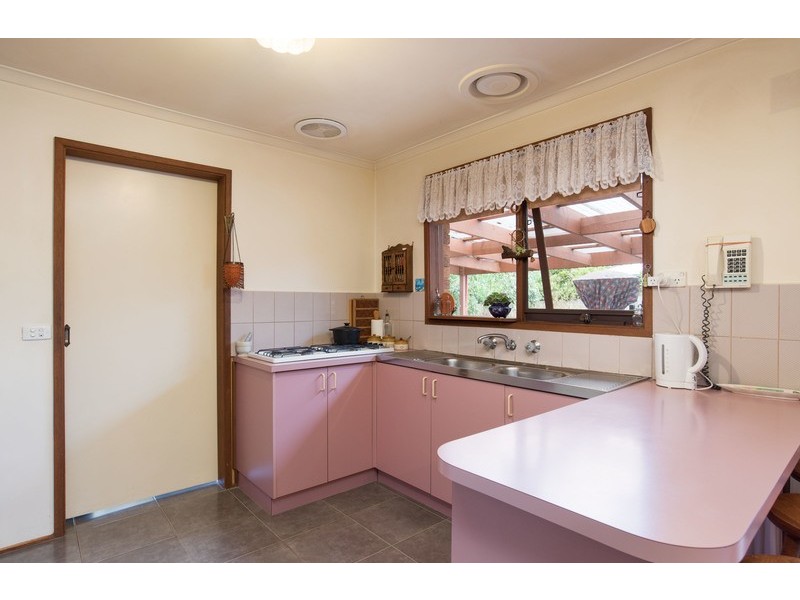 48 Barker Drive, Mooroolbark VIC 3138