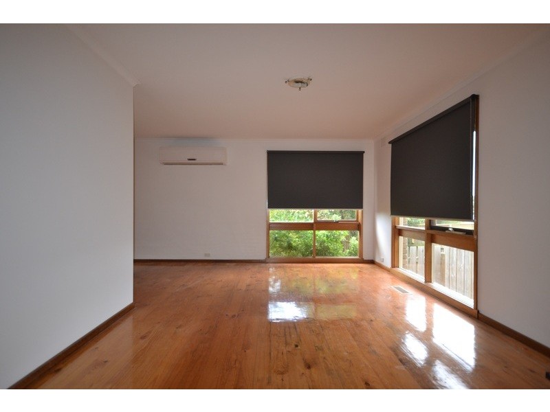 33 Blacksprings Road, Chirnside Park VIC 3116