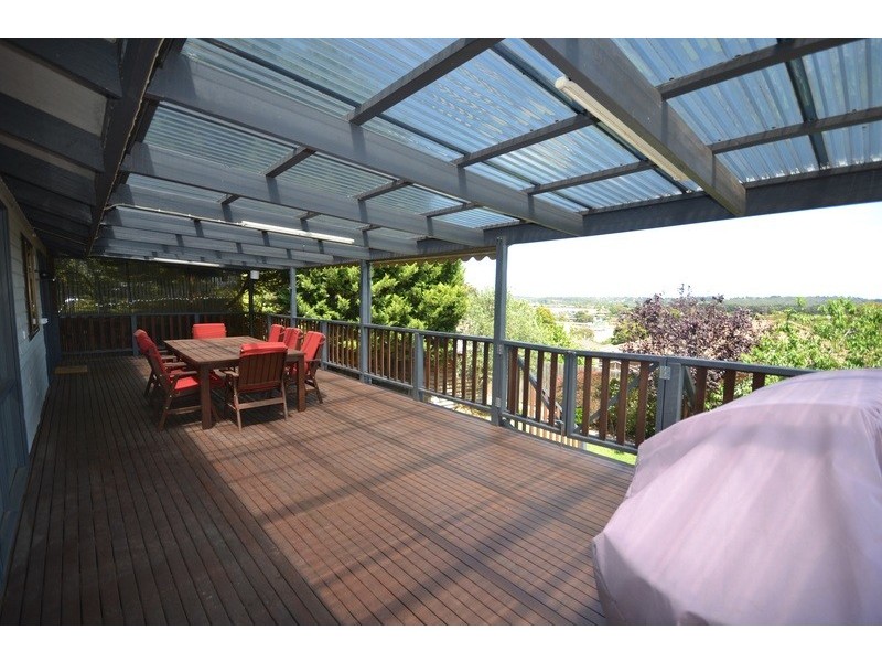 15 Edward Road, Chirnside Park VIC 3116