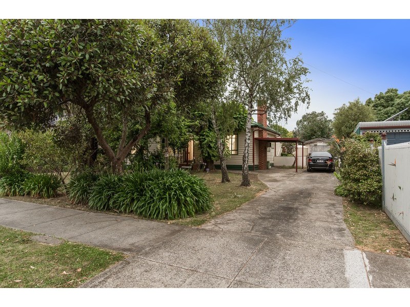 17 Shelley Avenue, Kilsyth VIC 3137