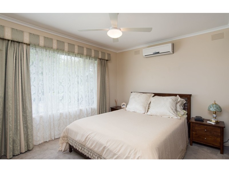 1 Grace Avenue, Mooroolbark VIC 3138