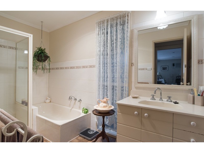 1 Grace Avenue, Mooroolbark VIC 3138