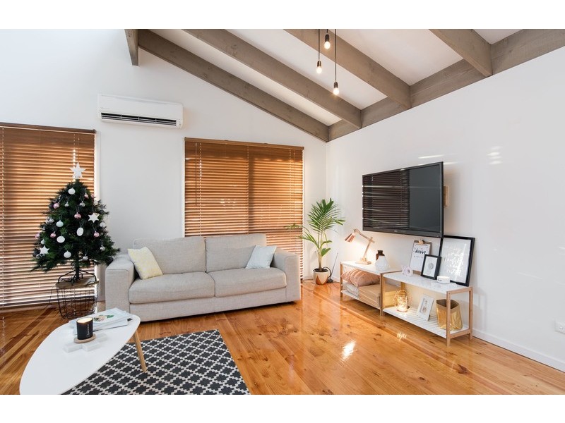 18 Highview Drive, Mooroolbark VIC 3138