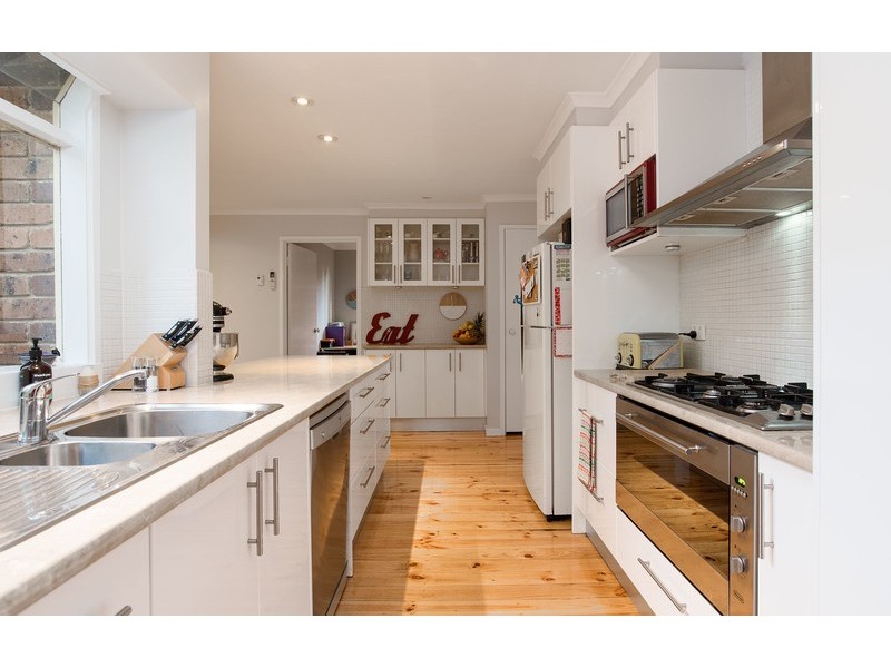 18 Highview Drive, Mooroolbark VIC 3138