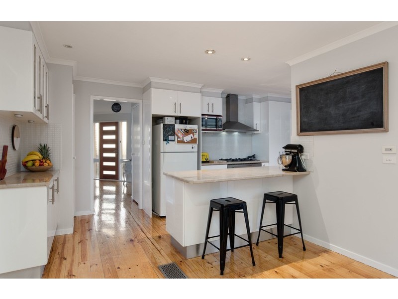 18 Highview Drive, Mooroolbark VIC 3138