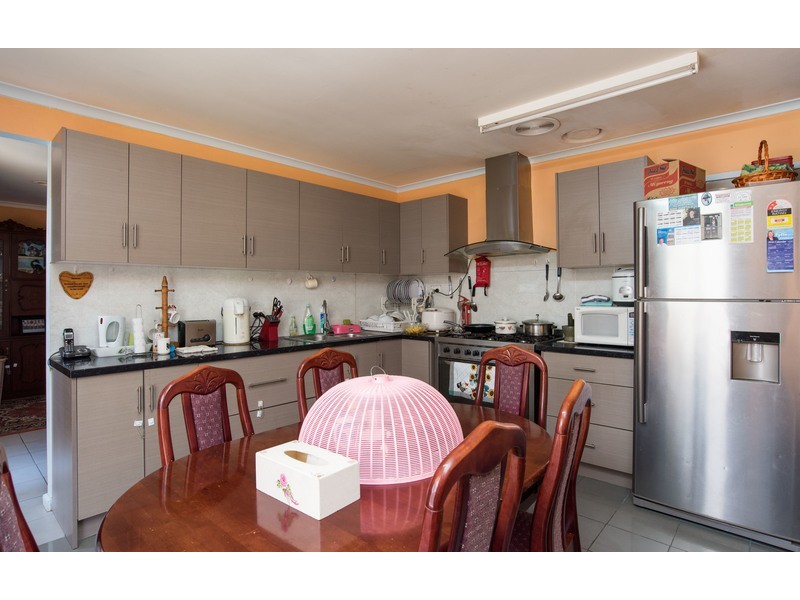 8 Esther Crescent, Mooroolbark VIC 3138