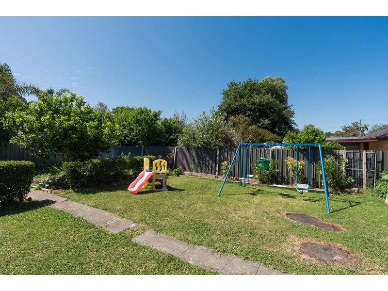 8 Esther Crescent, Mooroolbark VIC 3138