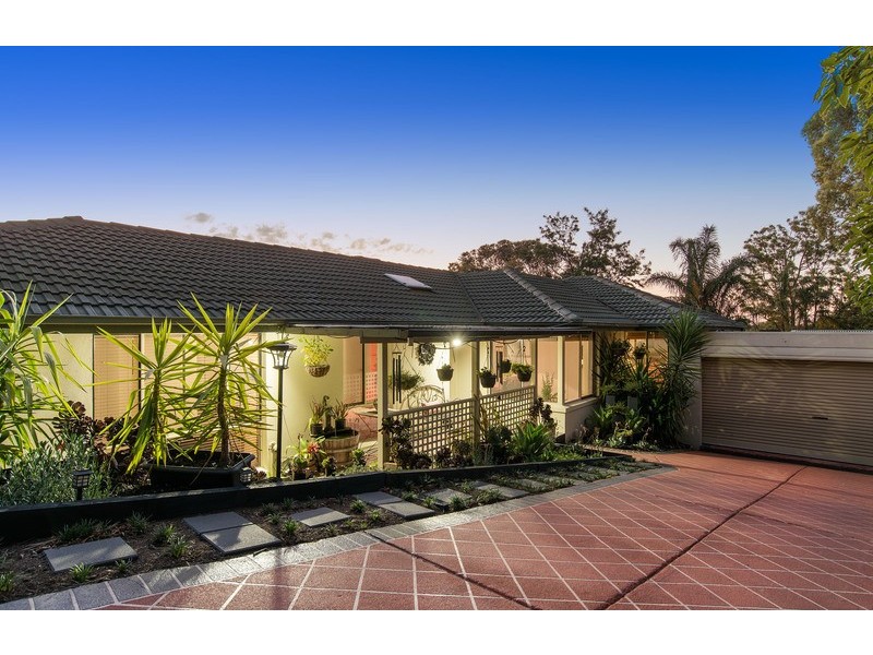 11 Parry Drive, Mooroolbark VIC 3138