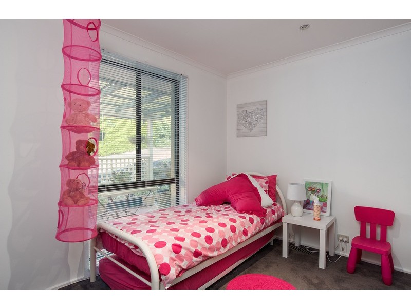 11 Parry Drive, Mooroolbark VIC 3138