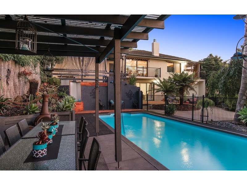 11 Parry Drive, Mooroolbark VIC 3138