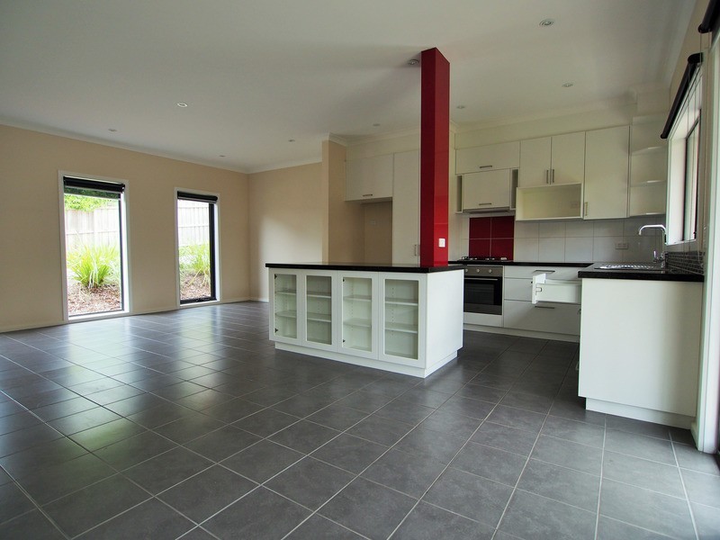 1/15 Ross Road, Croydon VIC 3136