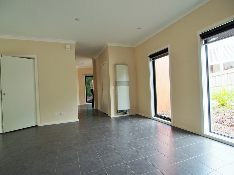 1/15 Ross Road, Croydon VIC 3136