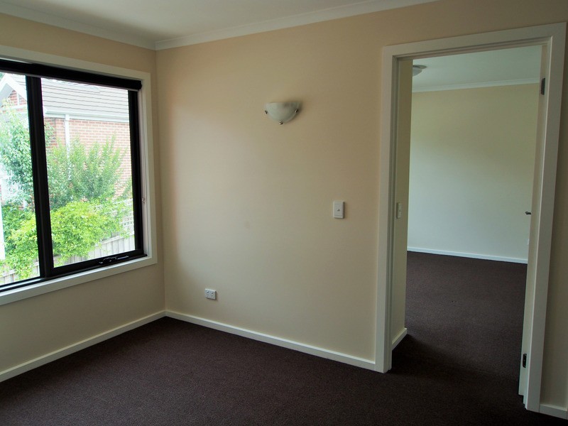 1/15 Ross Road, Croydon VIC 3136
